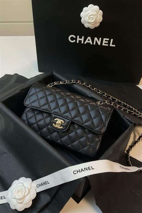 CHANEL CAVIAR VS LAMBSKIN .